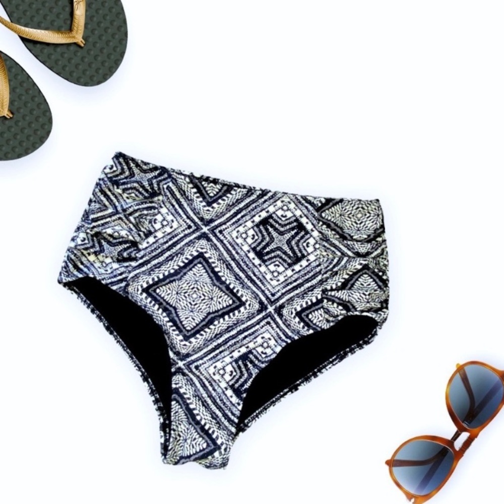 Coral Tropics | High-waisted Print Bikini Bottoms.